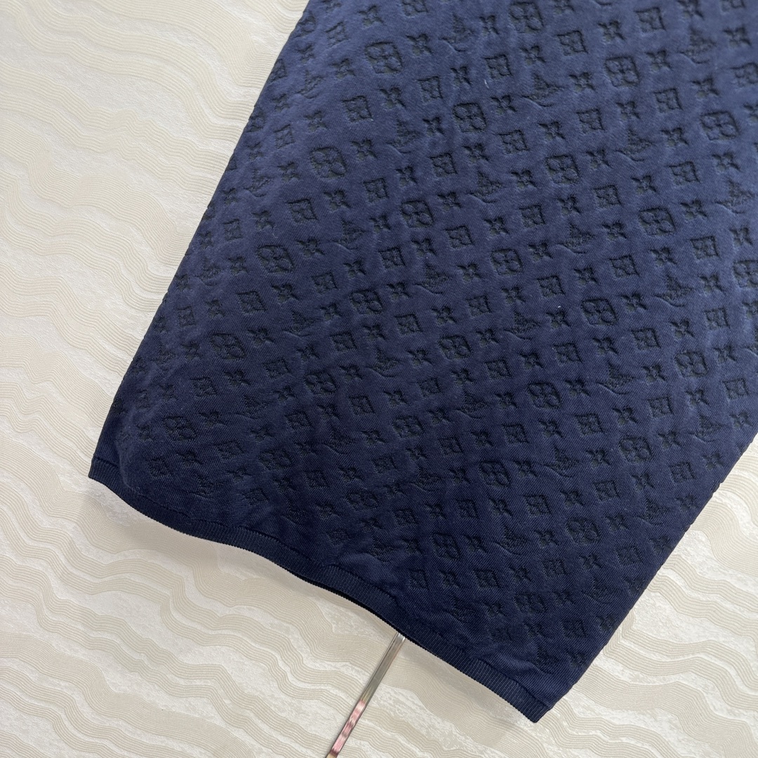 独家首发❤️原单品质！25s春夏 度假新品针织半裙。定制海军蓝MONOGRAM提花撞色。18针徳国机圆桶