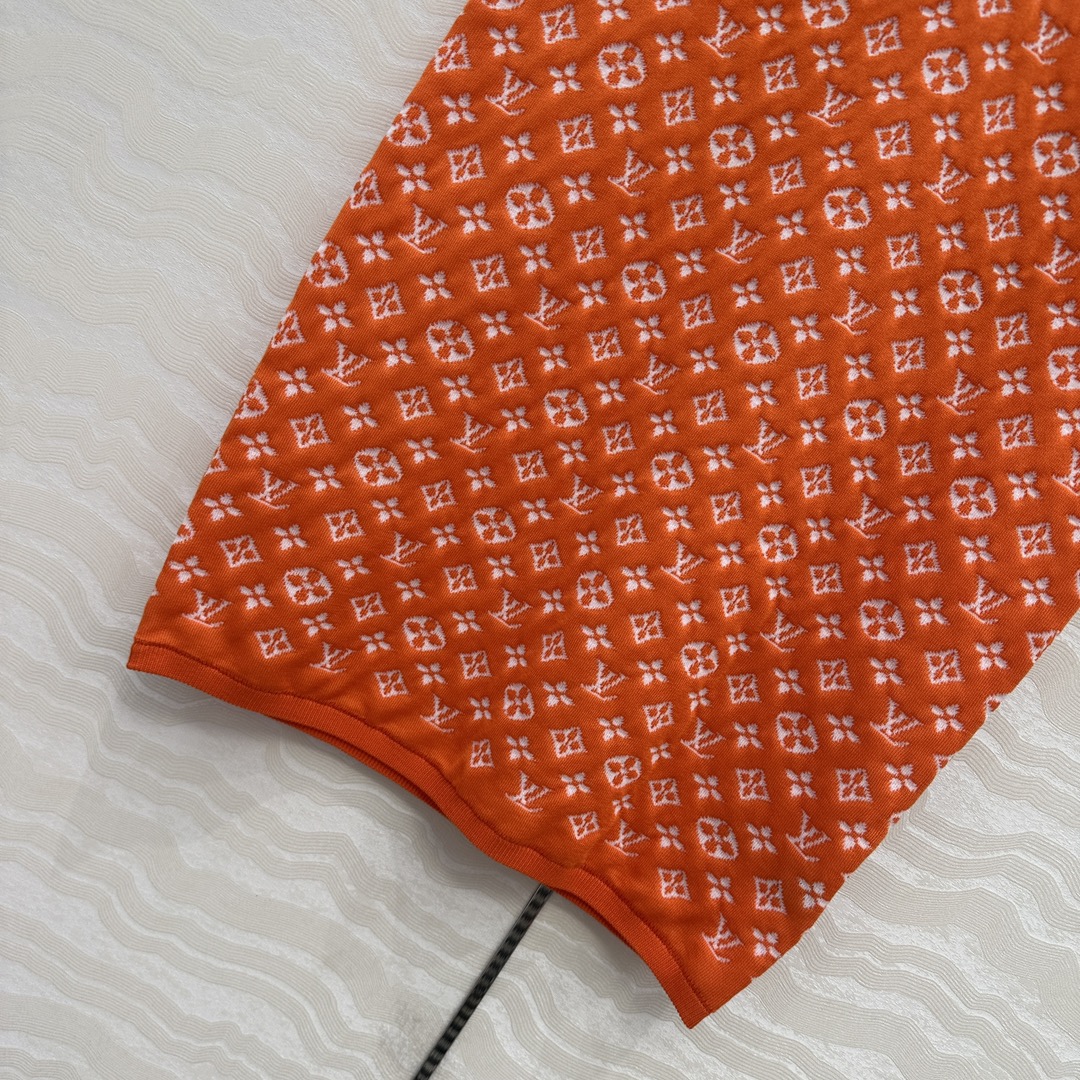 独家首发❤️原单品质！25s春夏 度假新品针织半裙。定制海军蓝MONOGRAM提花撞色。18针徳国机圆桶