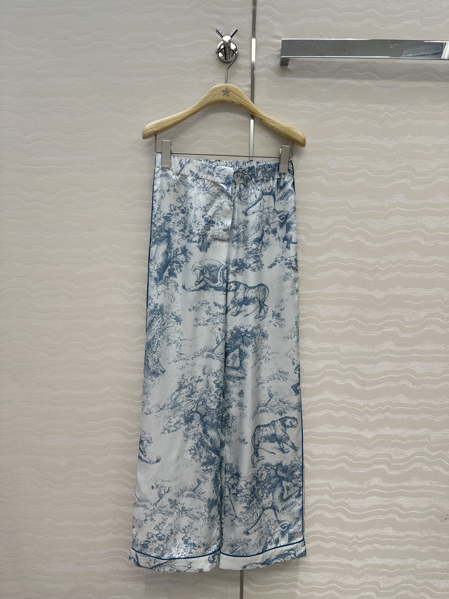 Miss D’s New Silk Pyjamas: Exclusive, Elegant, and Comfortable for Summer