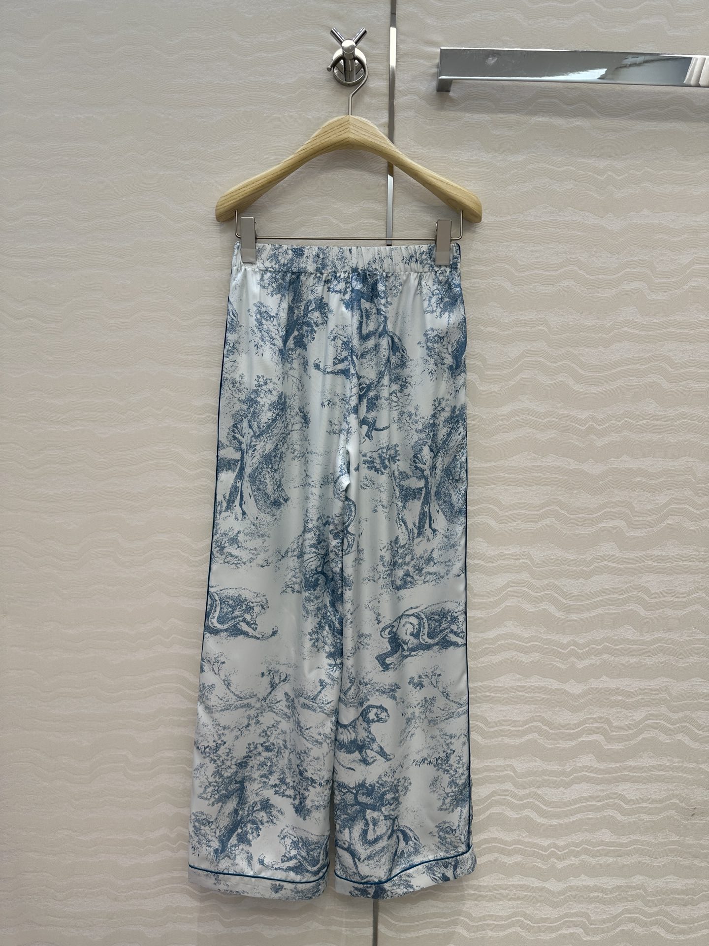 Miss D’s New Silk Pyjamas: Exclusive, Elegant, and Comfortable for Summer - 图片 9
