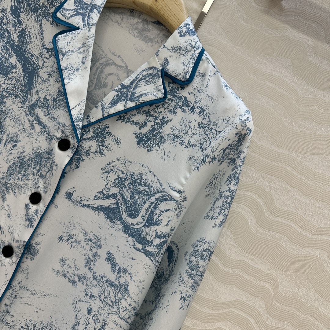 独家首发❤️原单品质，MissD 新品系列 睡衣风真丝衬衫！100%真丝斜纹绸，动物园茹伊印花图案穿上夏