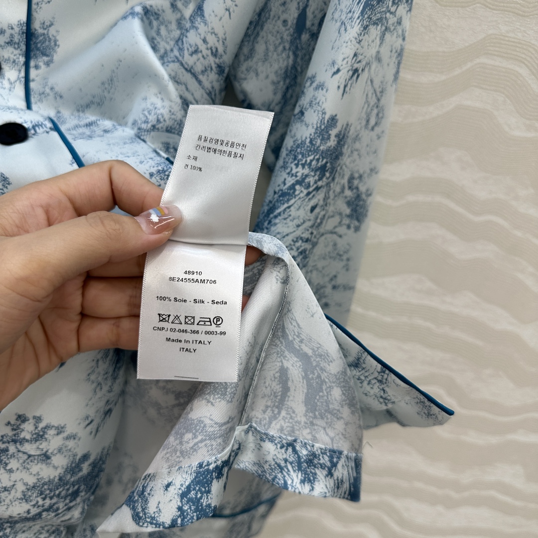 独家首发❤️原单品质，MissD 新品系列 睡衣风真丝衬衫！100%真丝斜纹绸，动物园茹伊印花图案穿上夏