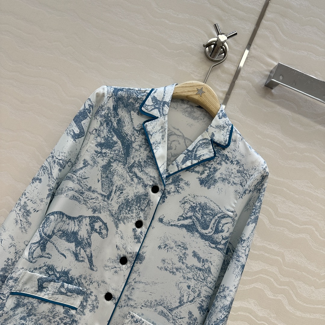 独家首发❤️原单品质，MissD 新品系列 睡衣风真丝衬衫！100%真丝斜纹绸，动物园茹伊印花图案穿上夏