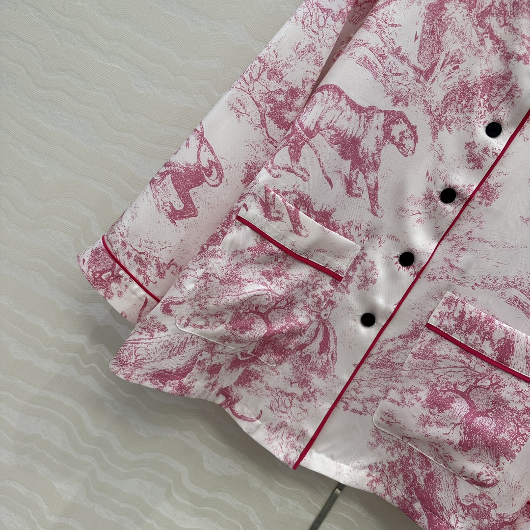 独家首发❤️原单品质，MissD 新品系列 睡衣风真丝衬衫！100%真丝斜纹绸，动物园茹伊印花图案穿上夏