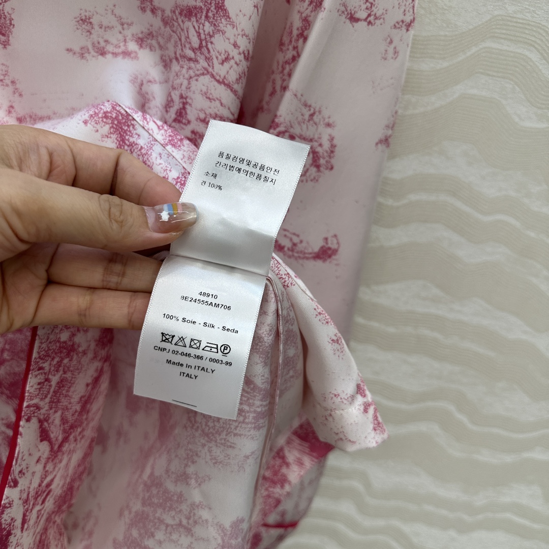 独家首发❤️原单品质，MissD 新品系列 睡衣风真丝衬衫！100%真丝斜纹绸，动物园茹伊印花图案穿上夏