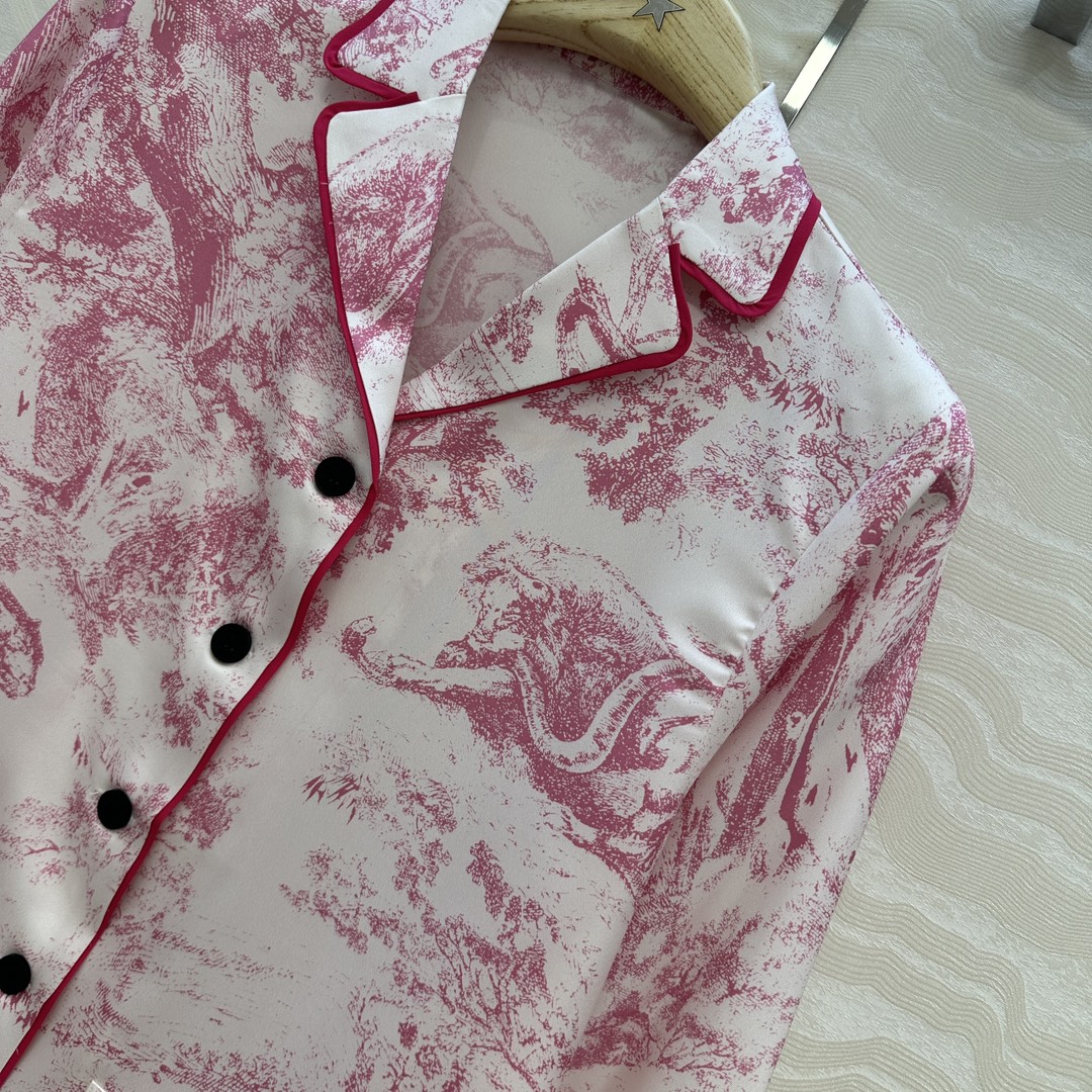 独家首发❤️原单品质，MissD 新品系列 睡衣风真丝衬衫！100%真丝斜纹绸，动物园茹伊印花图案穿上夏