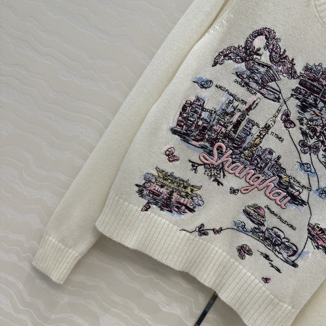 高端原单品质🖤MissD春夏新品souvenir城市限定系列，上海的外滩披上夕阳🌇印花图案刺绣羊绒毛衣！