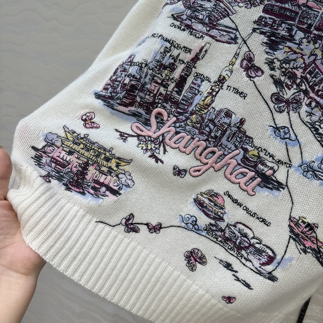 高端原单品质🖤MissD春夏新品souvenir城市限定系列，上海的外滩披上夕阳🌇印花图案刺绣羊绒毛衣！