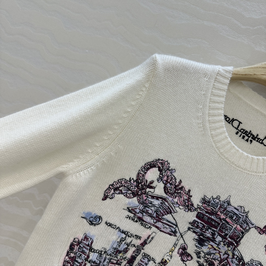 高端原单品质🖤MissD春夏新品souvenir城市限定系列，上海的外滩披上夕阳🌇印花图案刺绣羊绒毛衣！