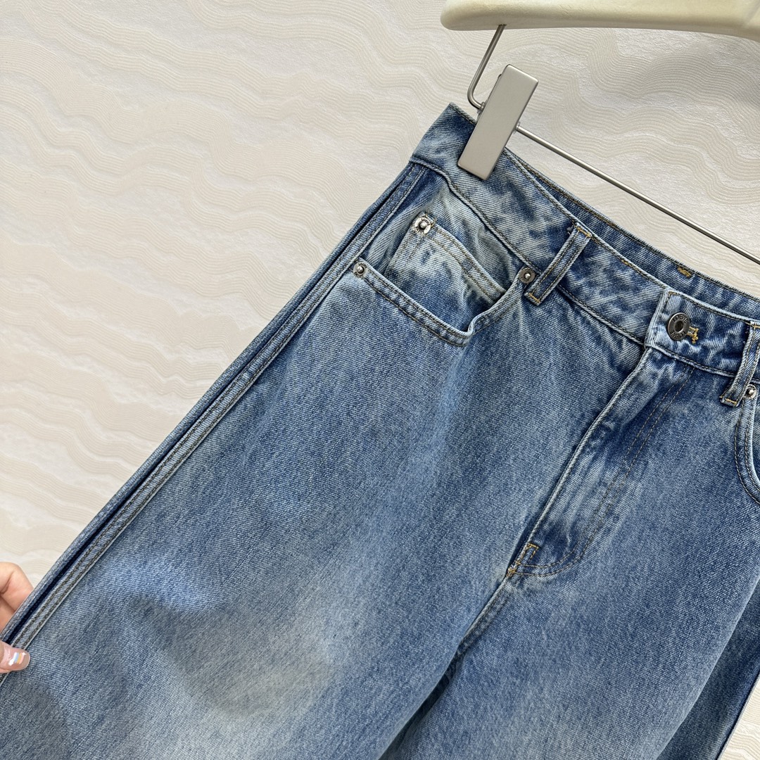 独家首发❤️爆单推荐，Lw时髦精穿搭！复古洗水蓝丹宁牛仔裤！圆边开叉设计巨显腿长！进口牛仔筋骨感十足定制