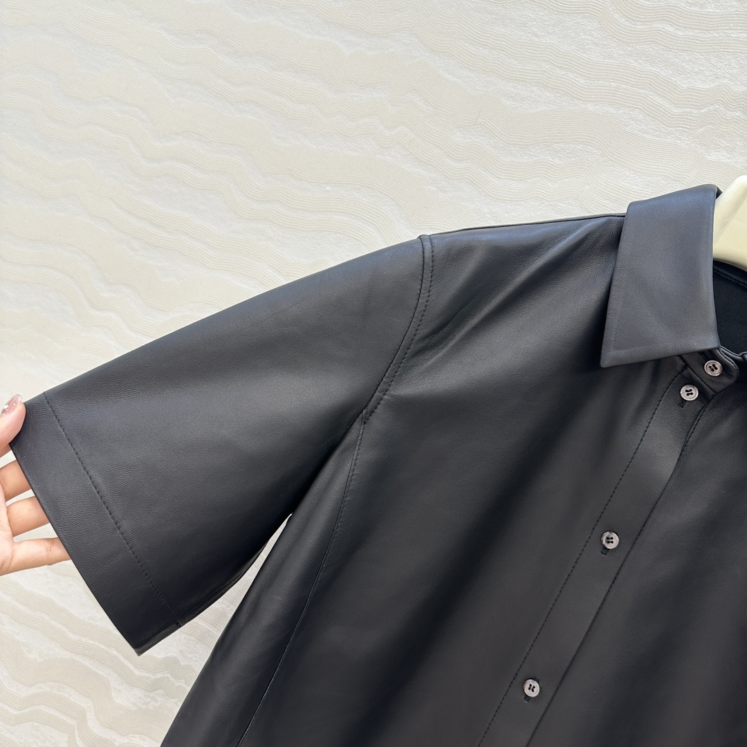 独家首发，原单品质❤️LW限定时髦女孩！超乖的A摆斗蓬式小羊皮衬衫，巨显瘦的调皮女孩纸片人穿搭！❤️白富