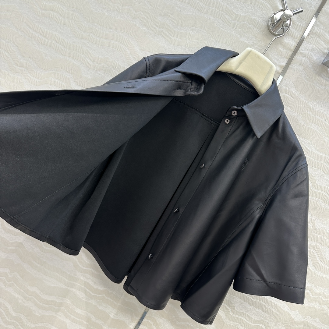 独家首发，原单品质❤️LW限定时髦女孩！超乖的A摆斗蓬式小羊皮衬衫，巨显瘦的调皮女孩纸片人穿搭！❤️白富