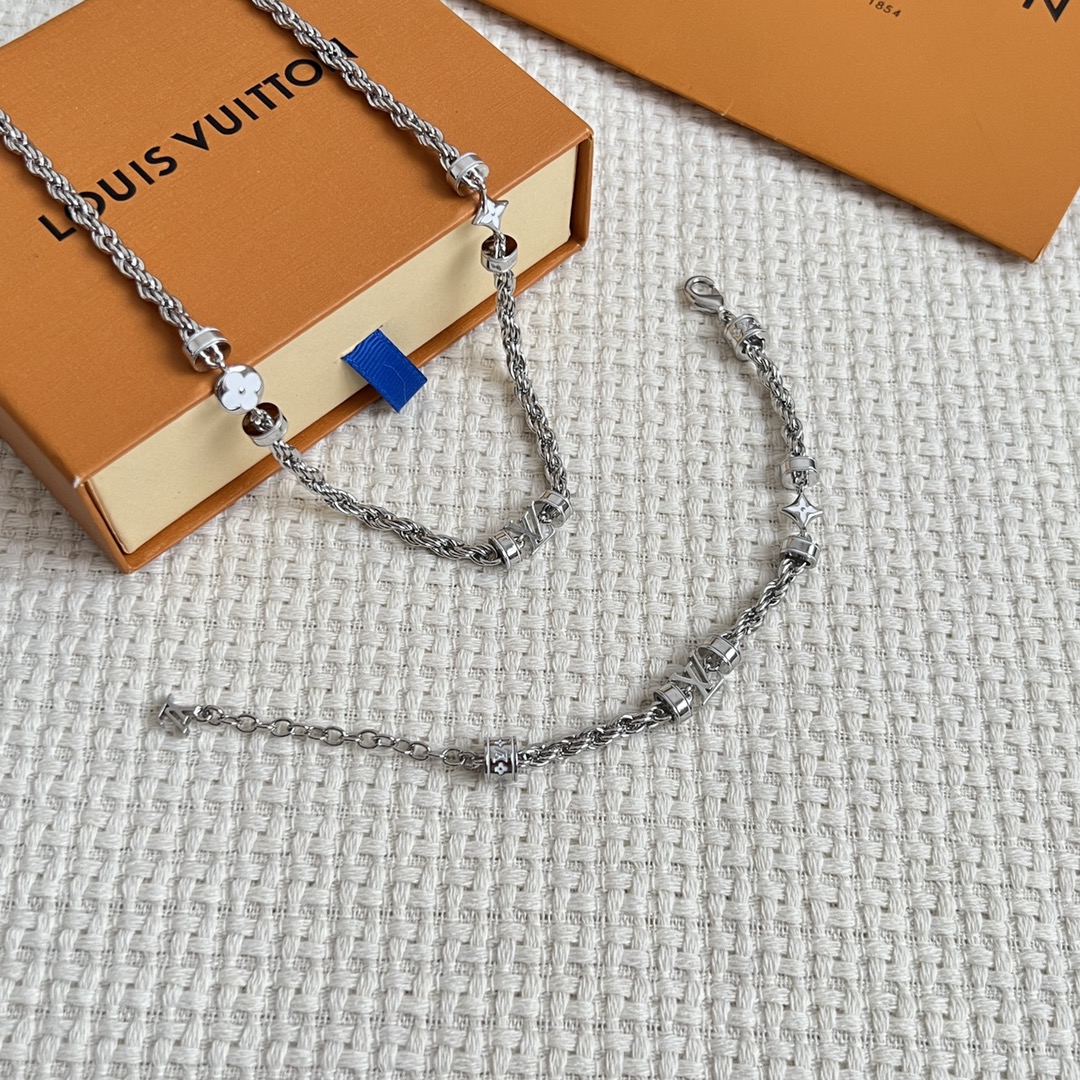 【】原单货 LV 手链🔹🔹Louis Vuitton 路易威登 🔹专柜一致材质 火爆款出货 设计独特 复