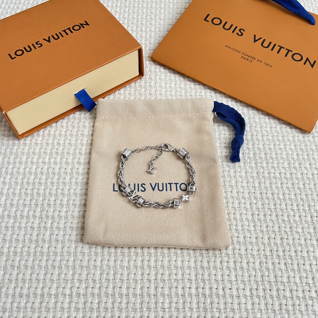 【】原单货 LV 手链🔹🔹Louis Vuitton 路易威登 🔹专柜一致材质 火爆款出货 设计独特 复