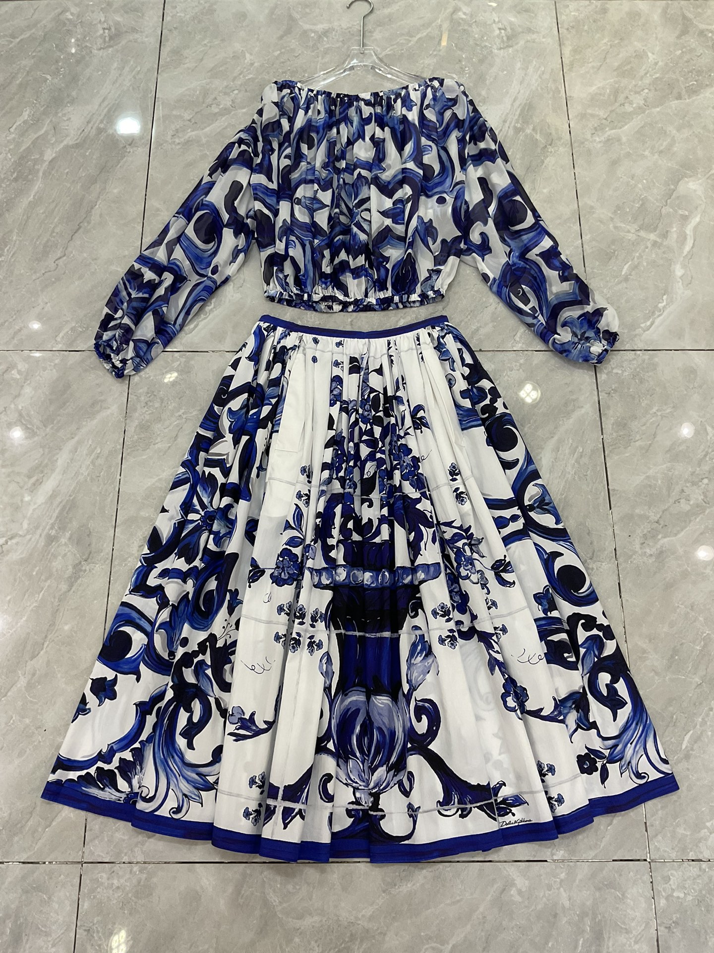 p782 Smlxlxl 272, with a pack of DGs. - 图片 8