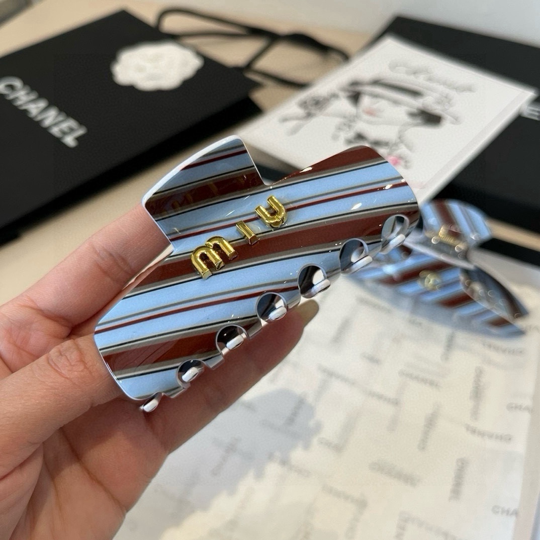 🆕

缪缪miumiu盘发夹