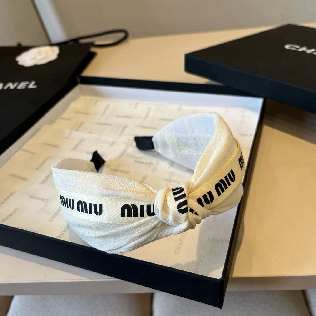 🆕

miumiu缪缪新款发箍