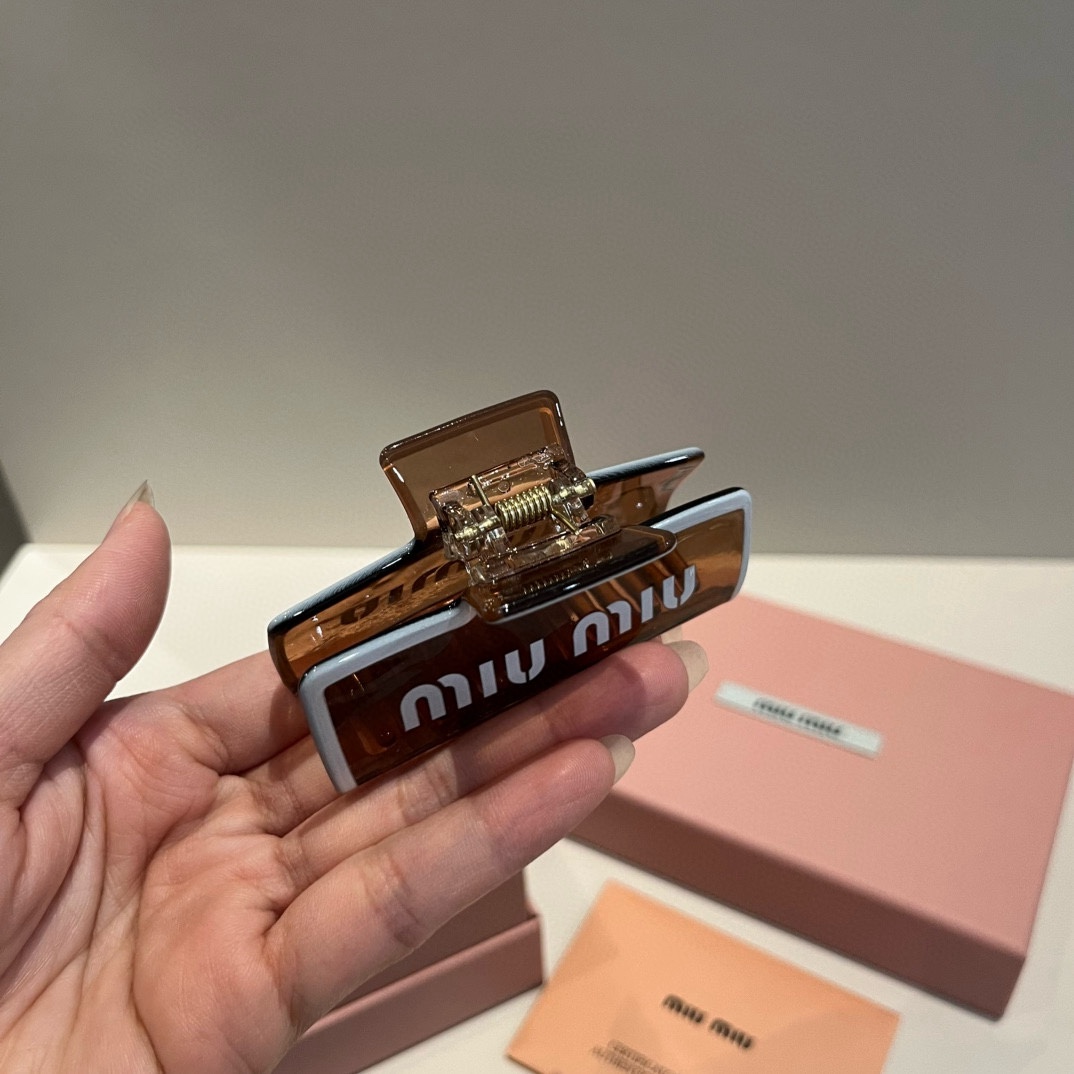 🆕

miumiu缪缪新款发夹