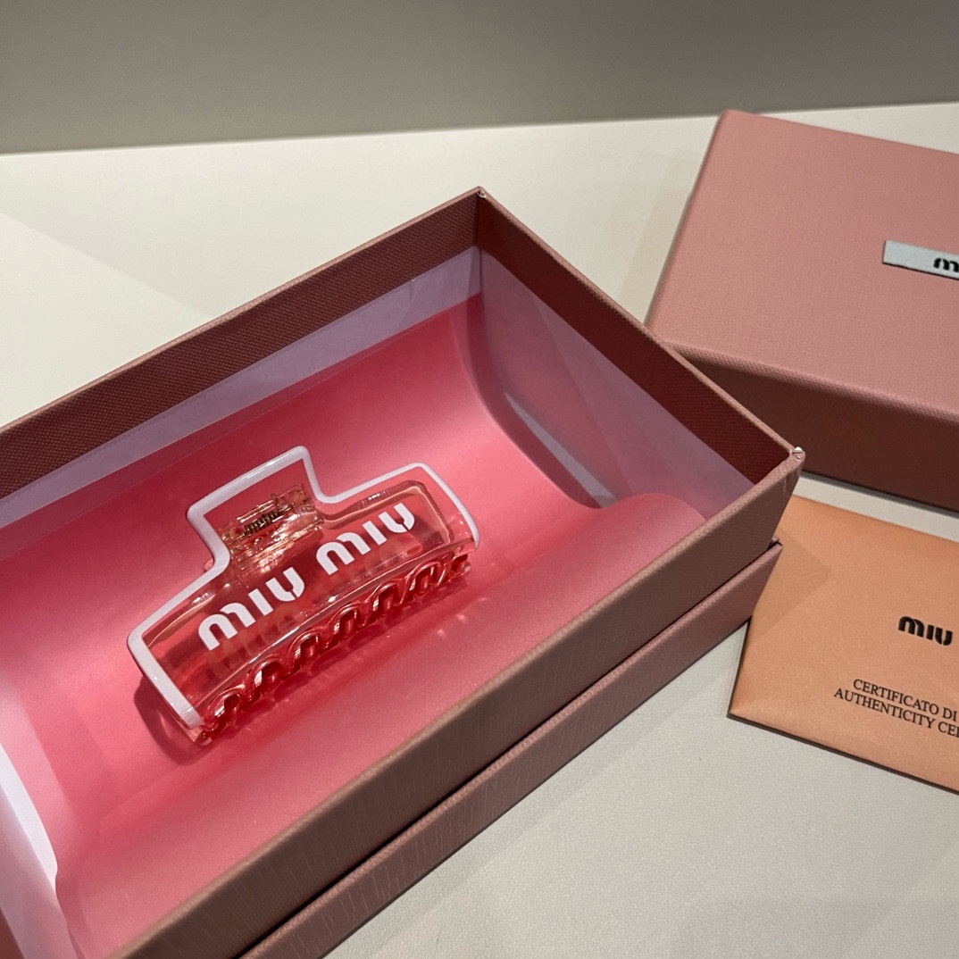 🆕

miumiu缪缪新款发夹