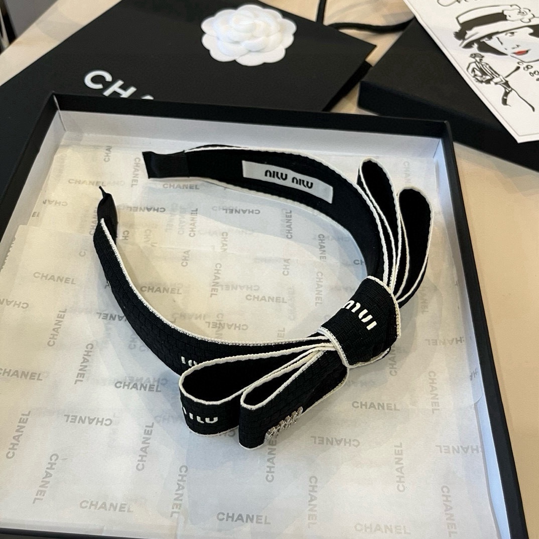 🆕

miumiu缪缪新款发箍