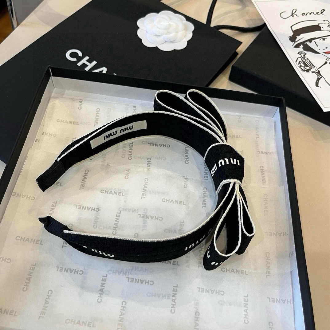 🆕

miumiu缪缪新款发箍