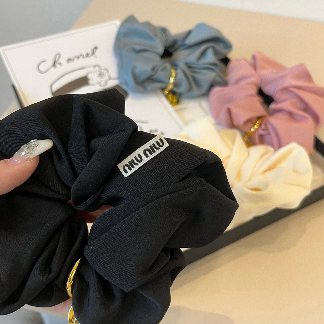 🆕

miumiu缪缪新款发圈