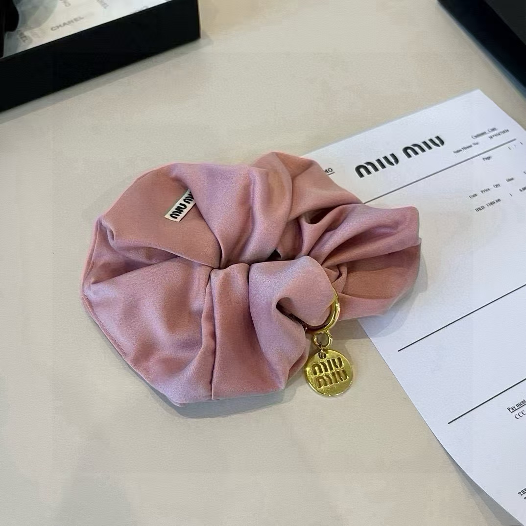 🆕

miumiu缪缪新款发圈
