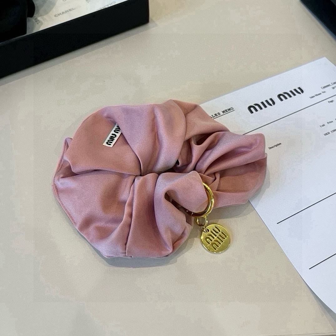 🆕

miumiu缪缪新款发圈