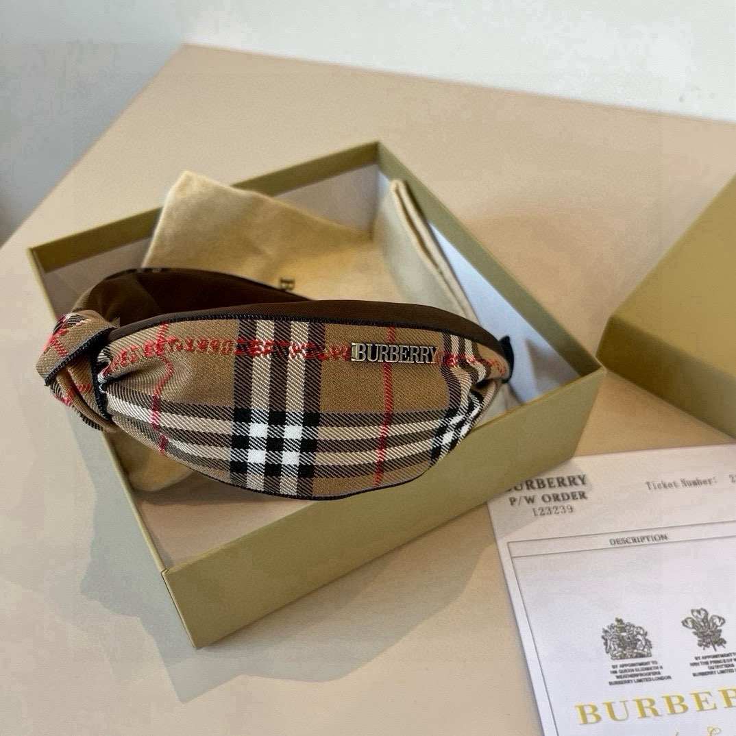 🆕

Burberry巴宝莉格子发箍