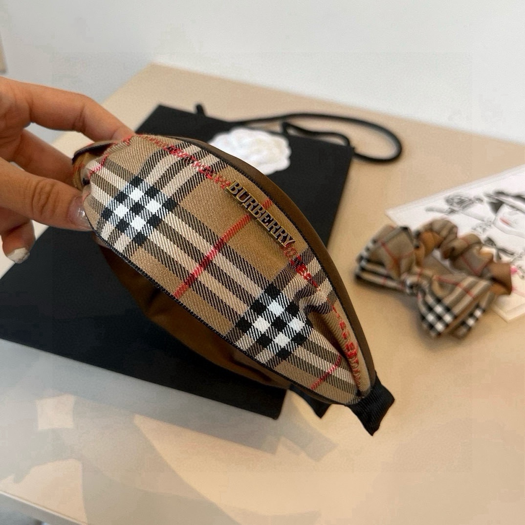 🆕

Burberry巴宝莉格子发箍