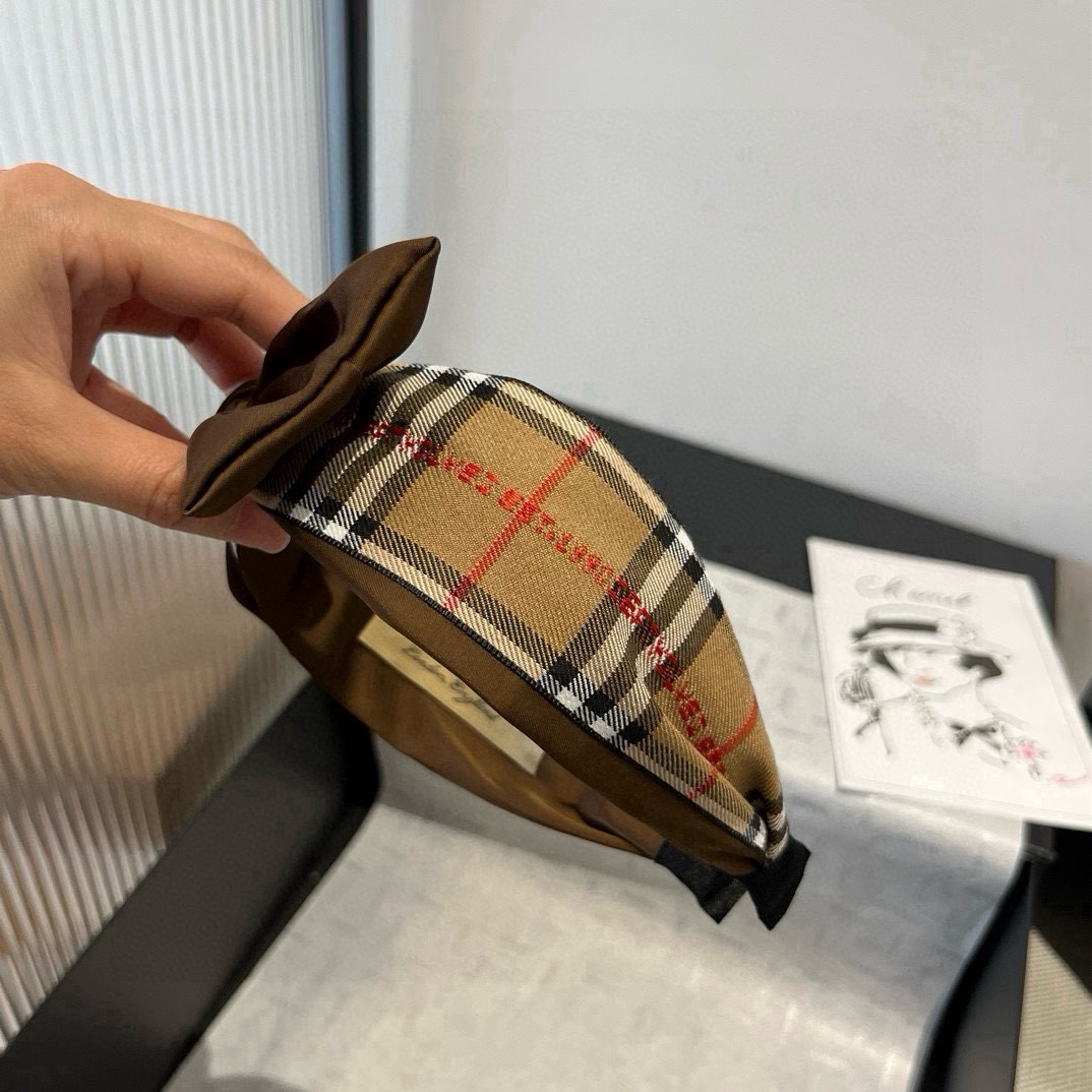 🆕

Burberry巴宝莉格子发箍