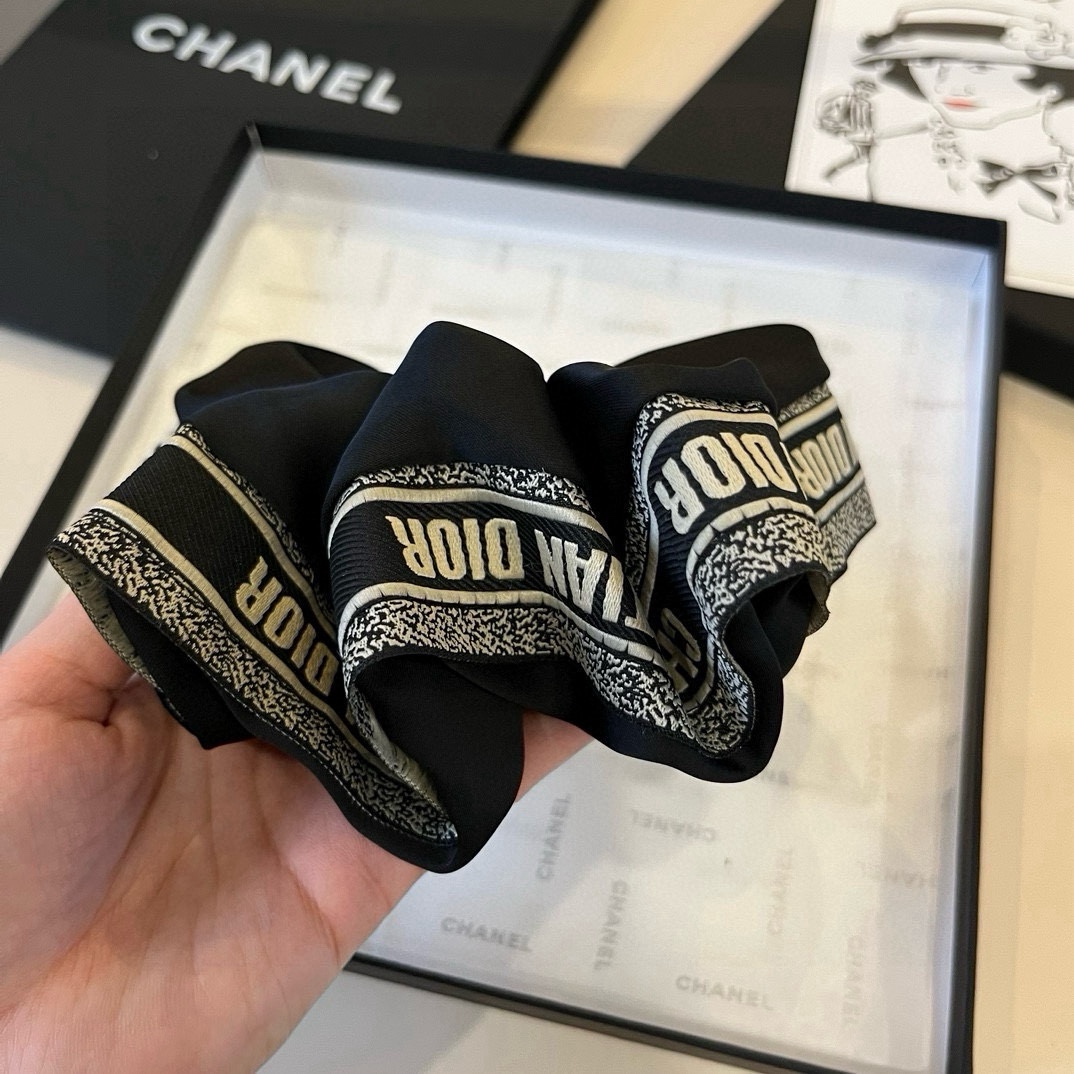 🆕

Dior迪奥新款发圈