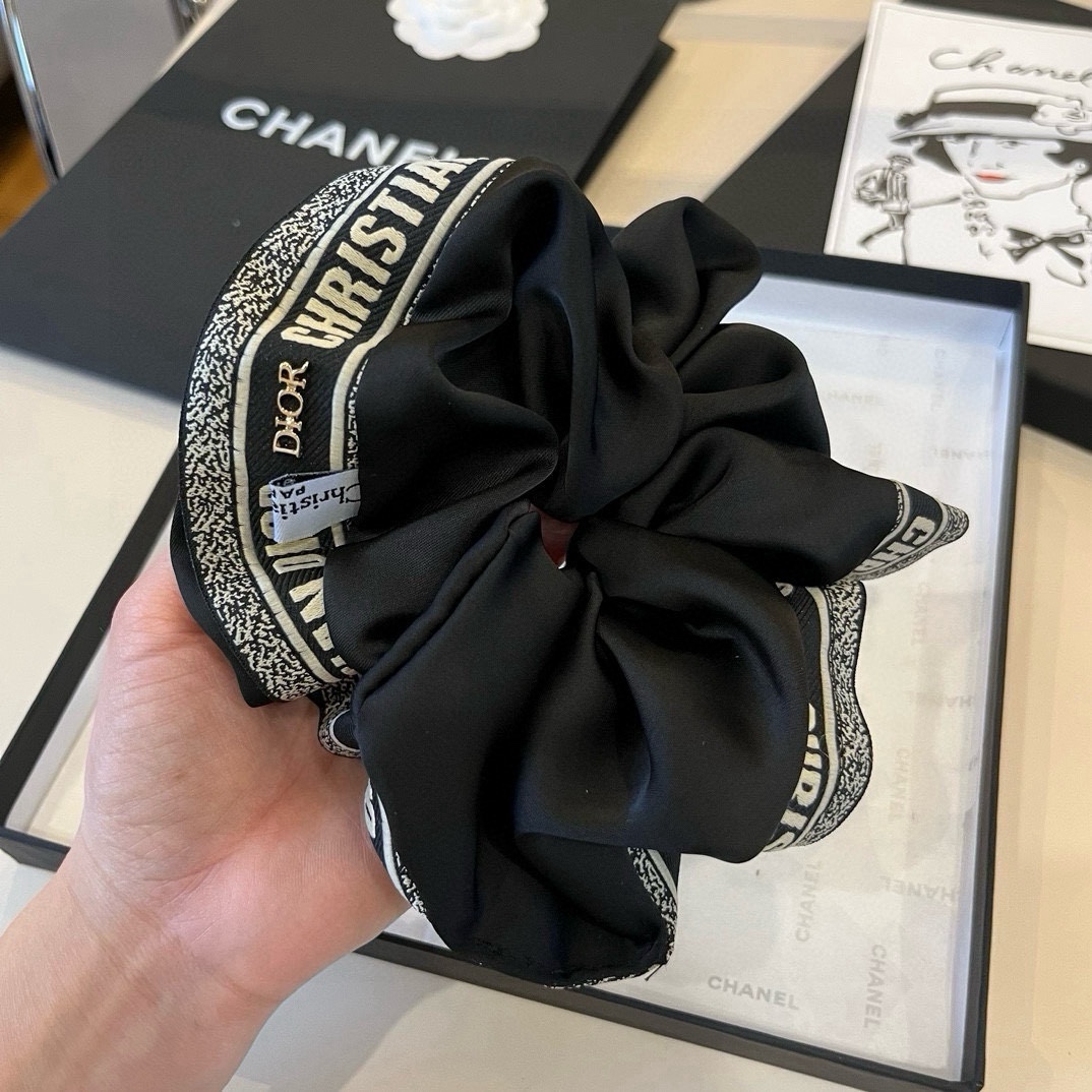 🆕

Dior迪奥新款发圈