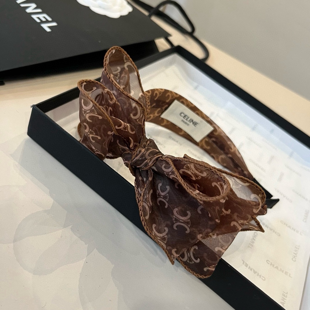 🆕
Celine赛琳蝴蝶结发圈
