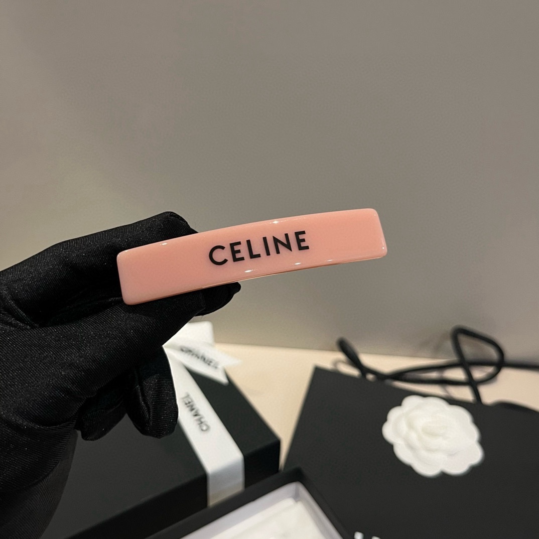 🆕


Celine赛琳发夹