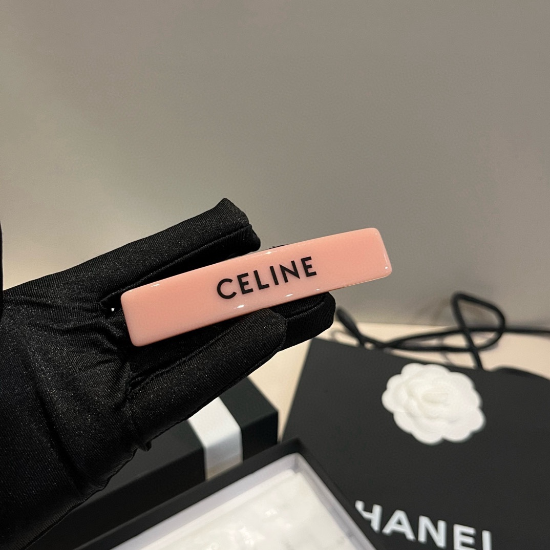 🆕


Celine赛琳发夹