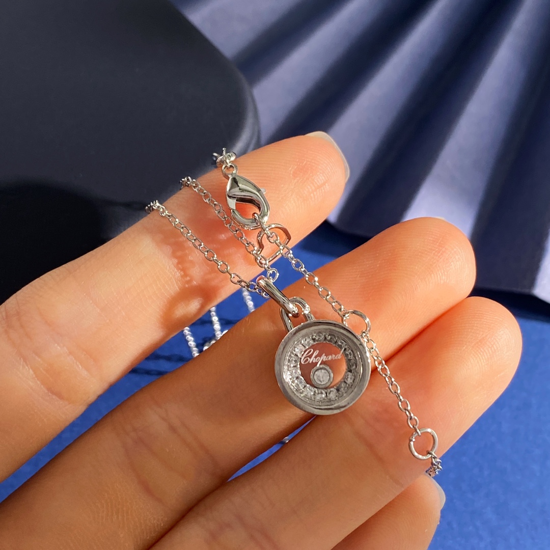  XB94 65 68
萧邦ChoPard时尚ins百搭圆形内镶钻灵动单钻几何吊坠项链 黄铜材质 2个色