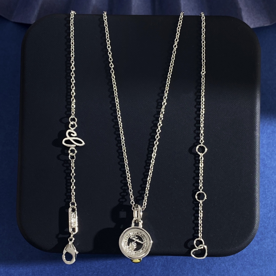  XB94 65 68
萧邦ChoPard时尚ins百搭圆形内镶钻灵动单钻几何吊坠项链 黄铜材质 2个色