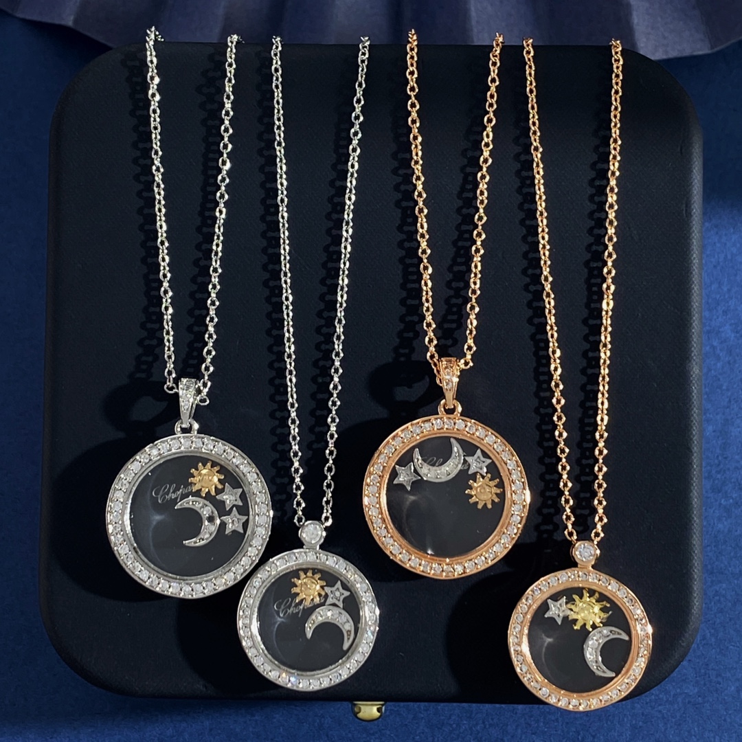  XB94 65 68
萧邦ChoPard日月星辰灵动设计时尚ins百搭镶钻圆形几何吊坠项链 黄铜材质 