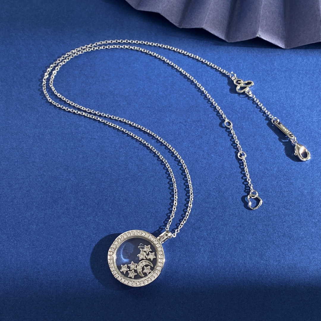  XB94 65 68
萧邦ChoPard日月星辰灵动设计时尚ins百搭镶钻圆形几何吊坠项链 黄铜材质 