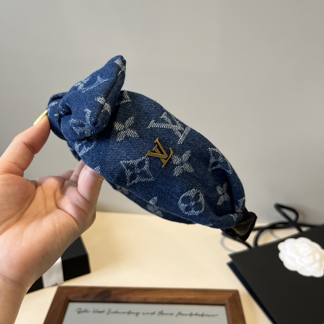 🆕

lv路易威登新款发箍
