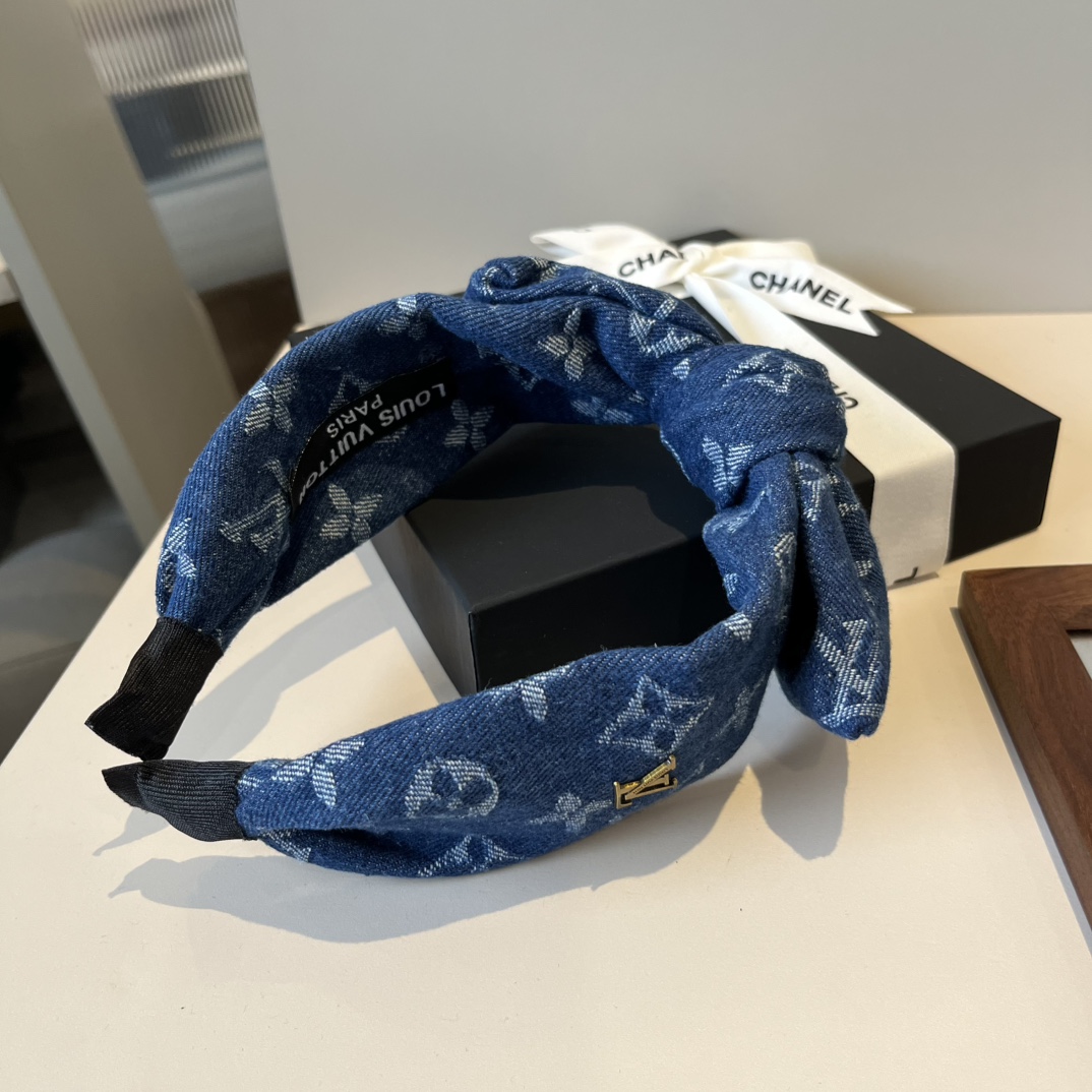 🆕

lv路易威登新款发箍