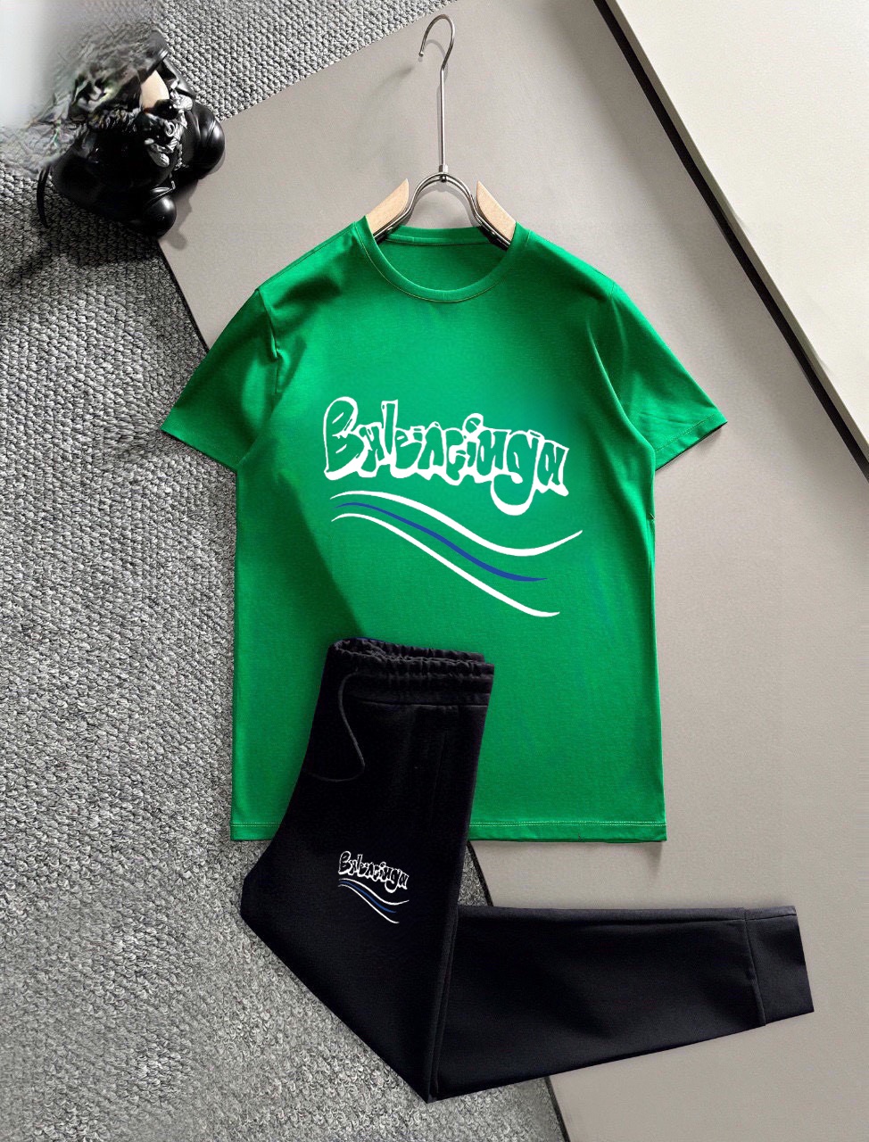 Balenciaga BALENCIAGA 巴黎世家 (胖子福音) 2025 世界知名奢侈品牌