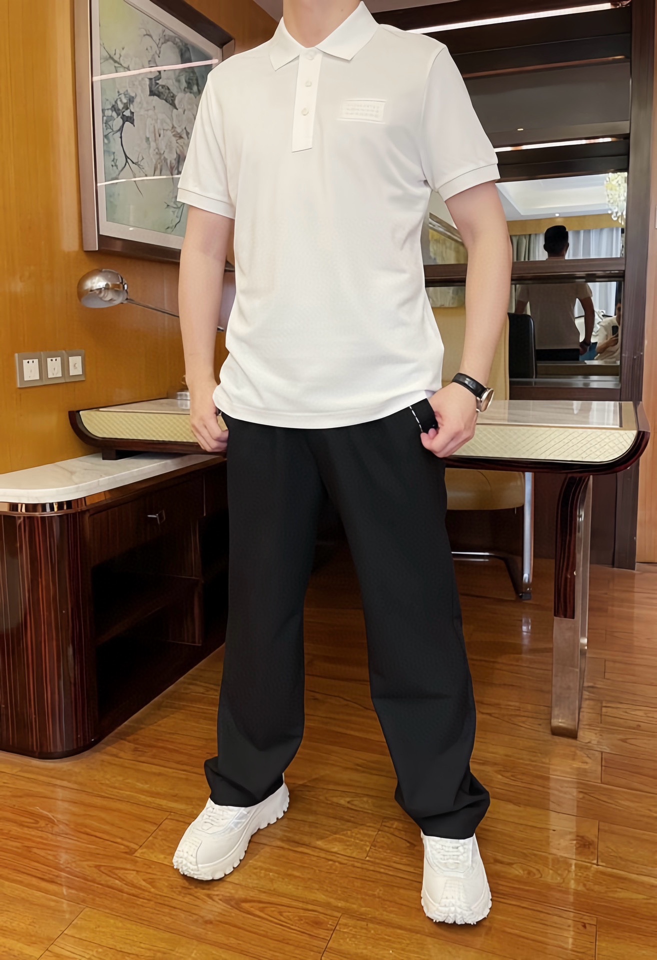 NO:465812,Majila-2025 counter latest hot-selling Polo, hot-selling items in European and American counters!  Selected Italian imported mercerized cotton fabrics with the latest designs, the exquisite brand logo embroidery on the chest shows elegance, and the upper body effect needs no more. Size: 48-56 (model 173/130 wears 48 sizes, with Hong Kong Lane Crawford gift box packaging),,masion margiela,alexander wang19860909马吉拉-2025专柜最新爆款Polo出货 欧美专柜热销单品！精选意大利进口丝光棉面料搭配最新的设计,胸前的精致的品牌logo刺绣彰显雅致 上身效果不用多说.尺码:48-56（模特173/130穿48码,配香港连卡佛礼盒包装）,,masion margiela,alexander wang,Men's clothing