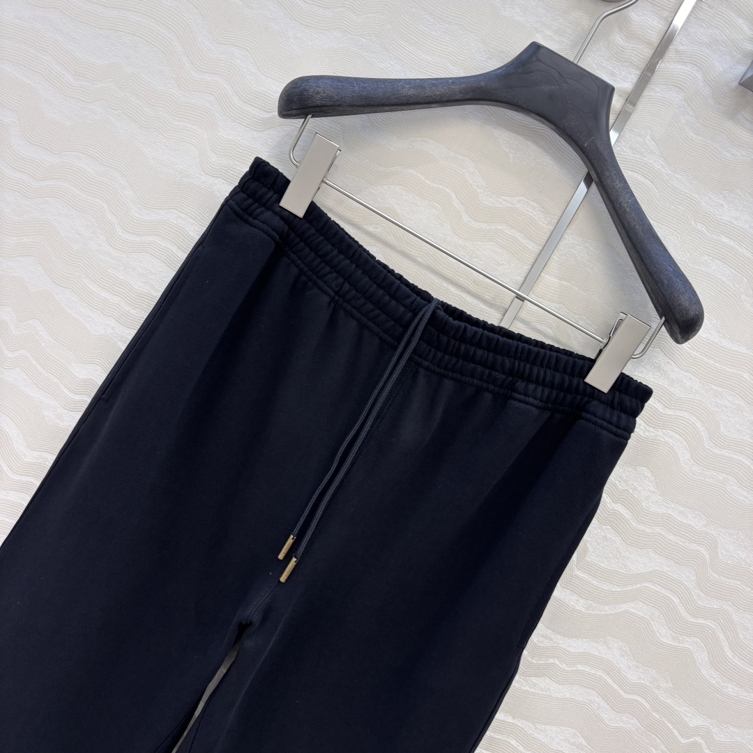 独家首发❤️爆单推荐！B家休闲穿搭！时髦风气质单品！十字绣工艺刺绣战马时髦休闲裤！可甜可盐气质减龄少女风