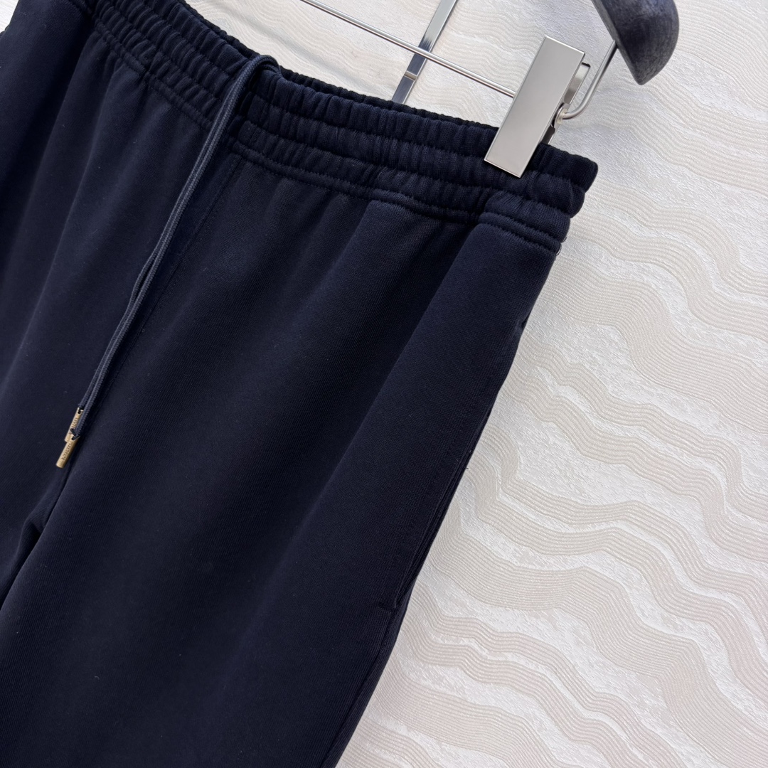 独家首发❤️爆单推荐！B家休闲穿搭！时髦风气质单品！十字绣工艺刺绣战马时髦休闲裤！可甜可盐气质减龄少女风