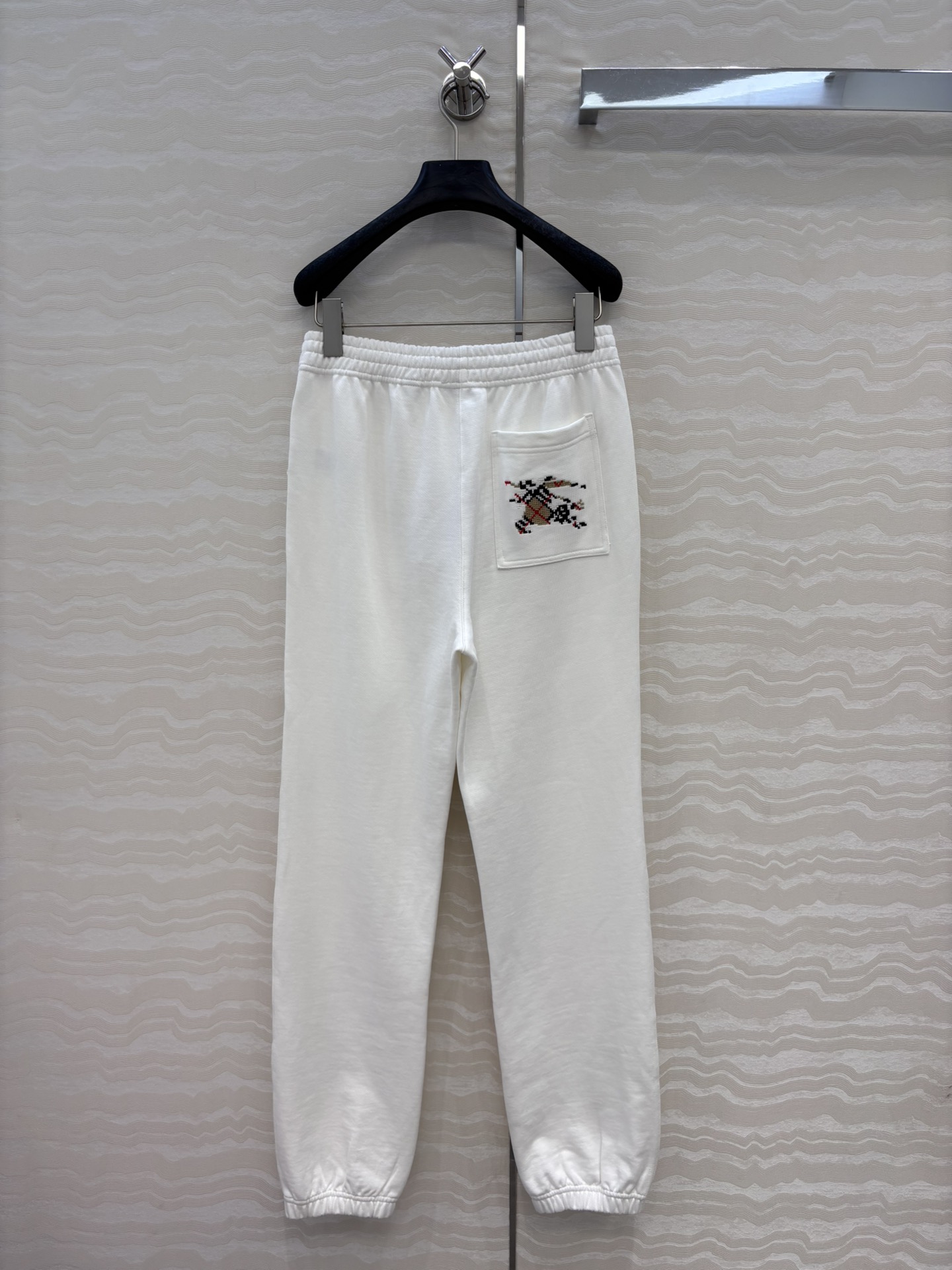 独家首发❤️爆单推荐！B家休闲穿搭！时髦风气质单品！十字绣工艺刺绣战马时髦休闲裤！可甜可盐气质减龄少女风