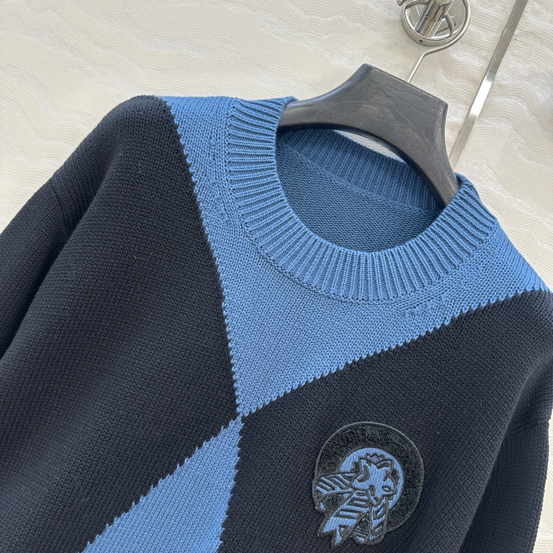 独家首发❤️原单品质，H高智感穿搭，秋冬新品双织工艺配色毛衣！立体刺绣徽章logo提花织纹工艺奢华帅气！