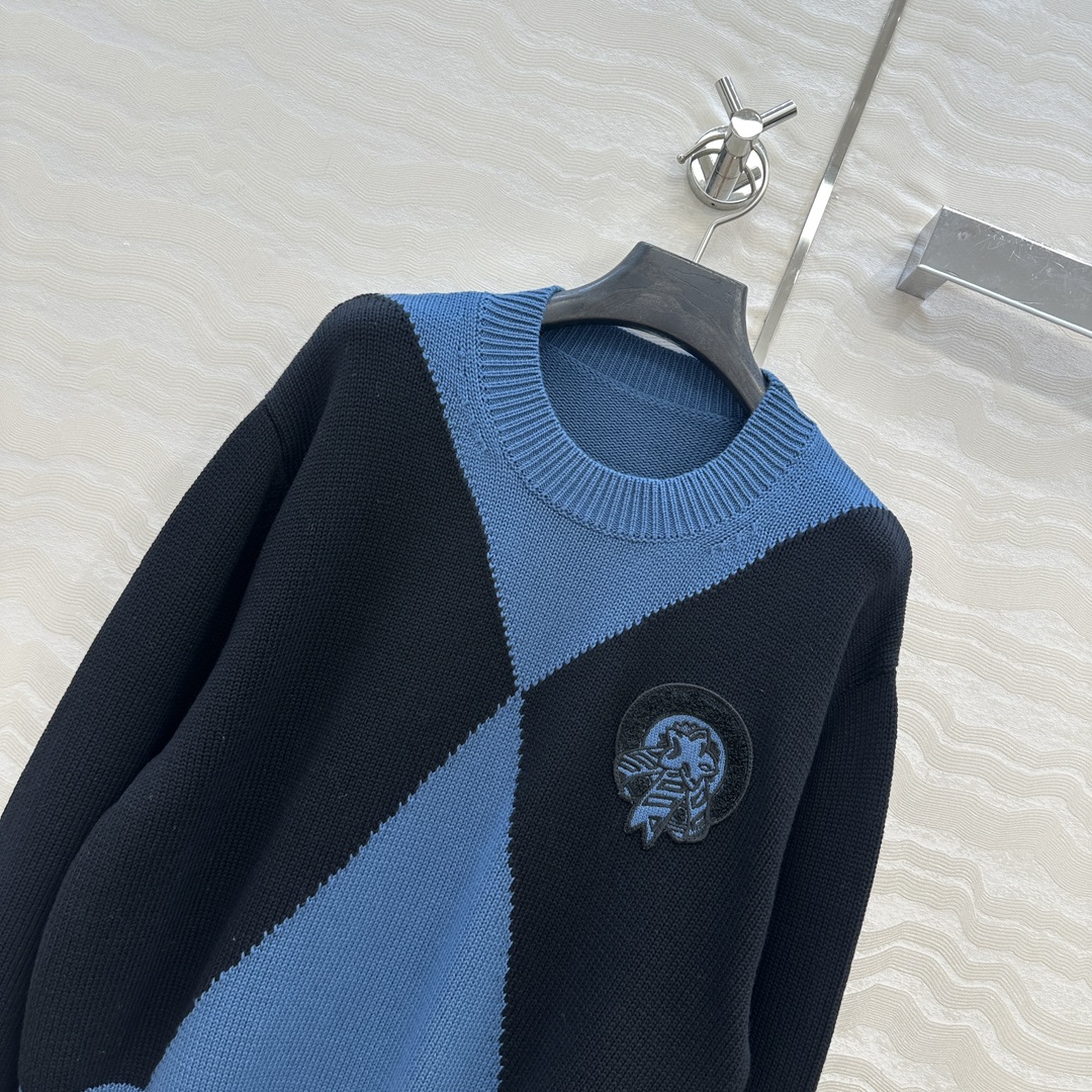 独家首发❤️原单品质，H高智感穿搭，秋冬新品双织工艺配色毛衣！立体刺绣徽章logo提花织纹工艺奢华帅气！