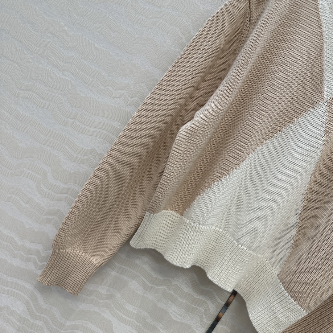 独家首发❤️原单品质，H高智感穿搭，秋冬新品双织工艺配色毛衣！立体刺绣徽章logo提花织纹工艺奢华帅气！